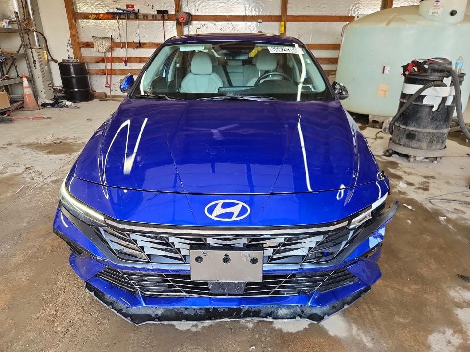 2025 HYUNDAI ELANTRA LIMITED 5