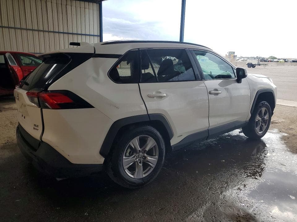 2025 TOYOTA RAV4 HYBRID XLE 3
