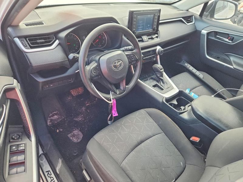 2021 TOYOTA RAV4 XLE 8