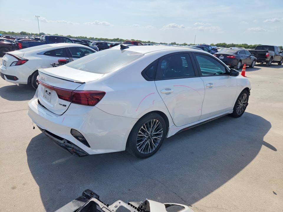2024 KIA FORTE GT LINE 3