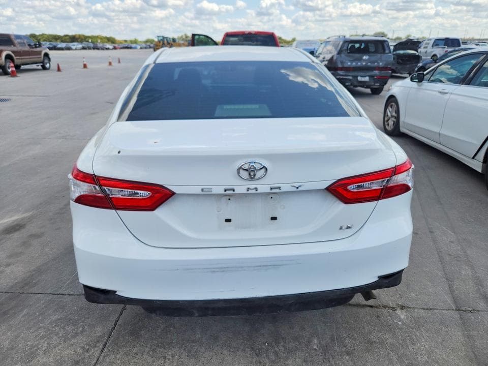 2018 TOYOTA CAMRY LE 6