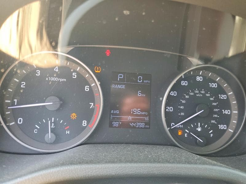 2018 HYUNDAI ELANTRA SE 9