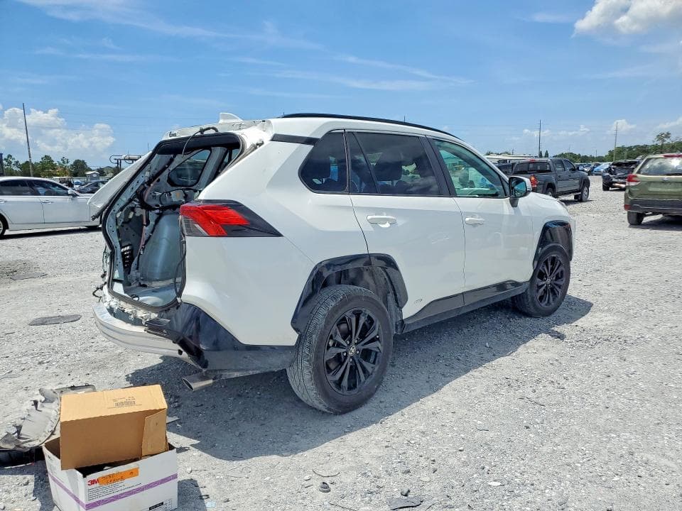 2023 TOYOTA RAV4 SE 3