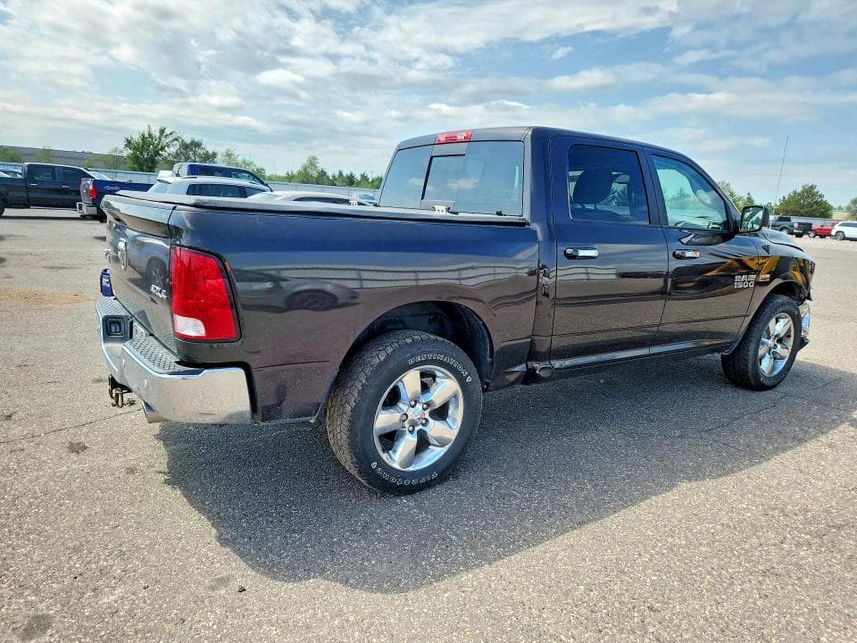 2017 RAM 1500 SLT 3