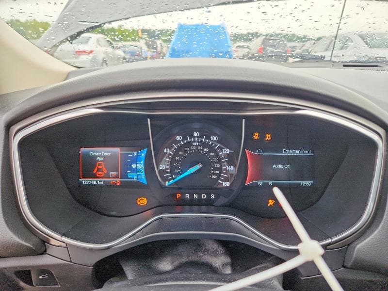2017 FORD FUSION SE 9