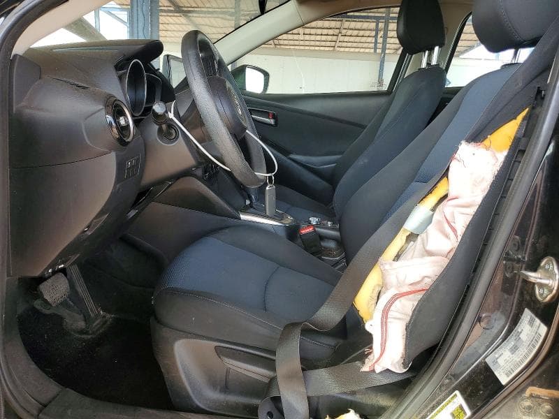 2019 TOYOTA YARIS LE 7