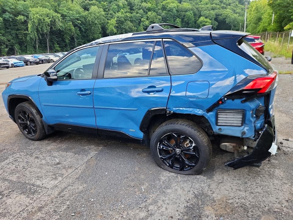 2024 TOYOTA RAV4 XSE 2