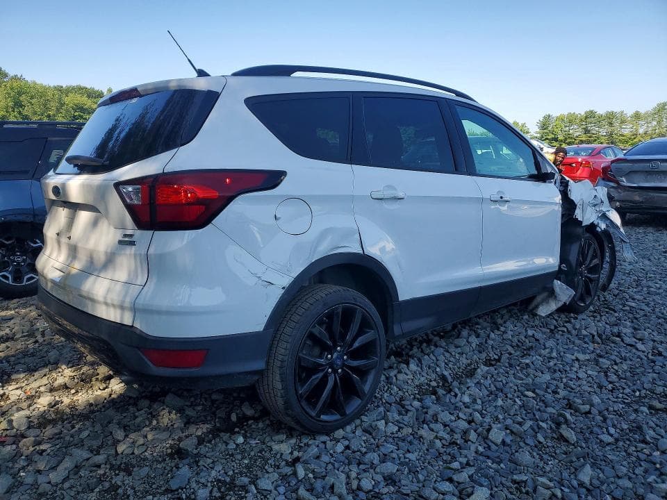2019 FORD ESCAPE SE 3