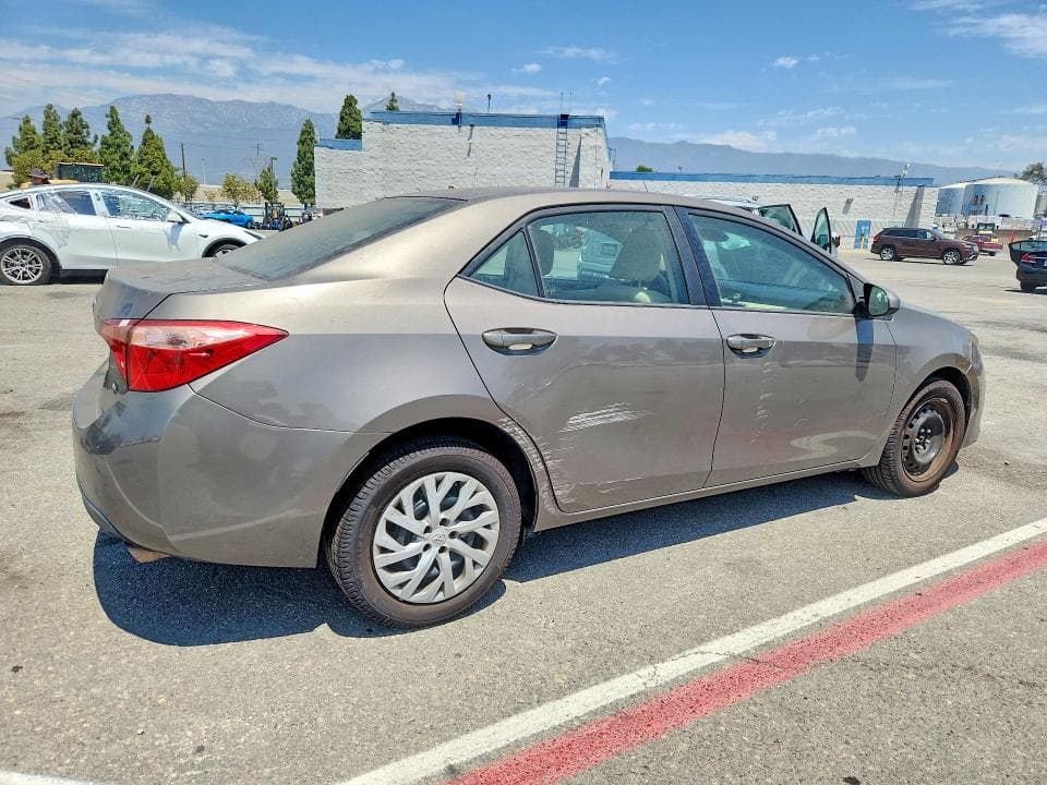 2018 TOYOTA COROLLA LE 3