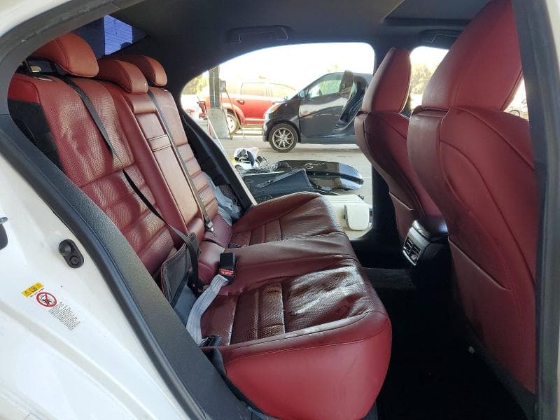 2018 LEXUS IS 300 10