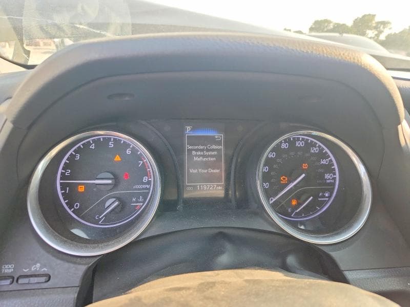 2019 TOYOTA CAMRY SE 9