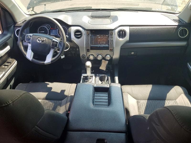 2017 TOYOTA TUNDRA SR5 8