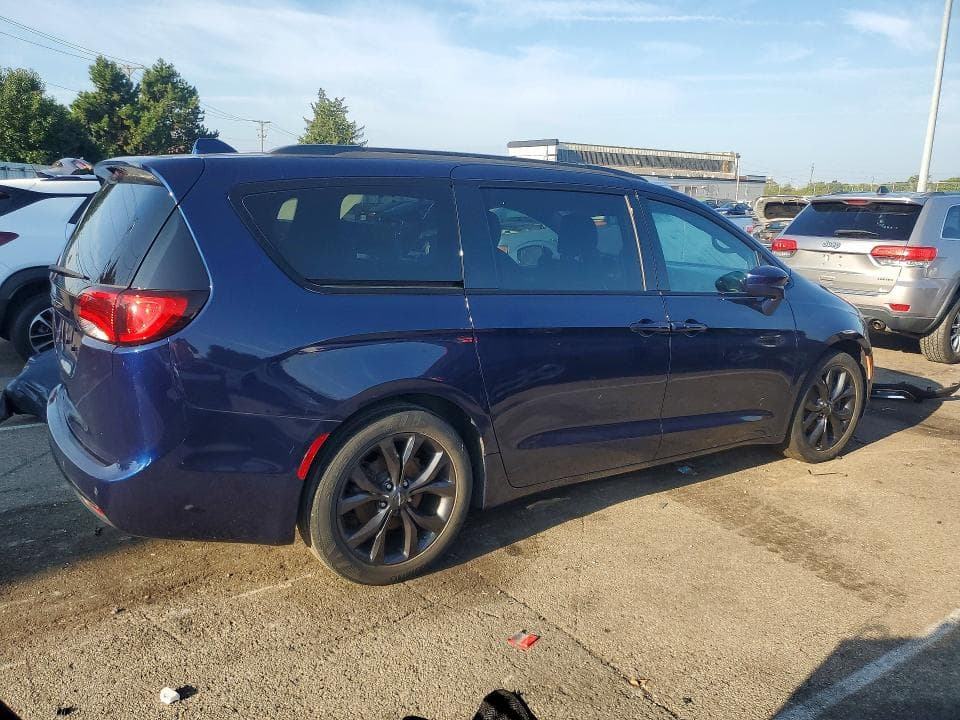 2018 CHRYSLER PACIFICA TOURING L 3