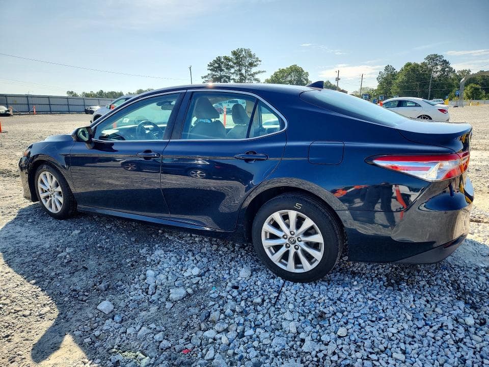 2019 TOYOTA CAMRY LE 2