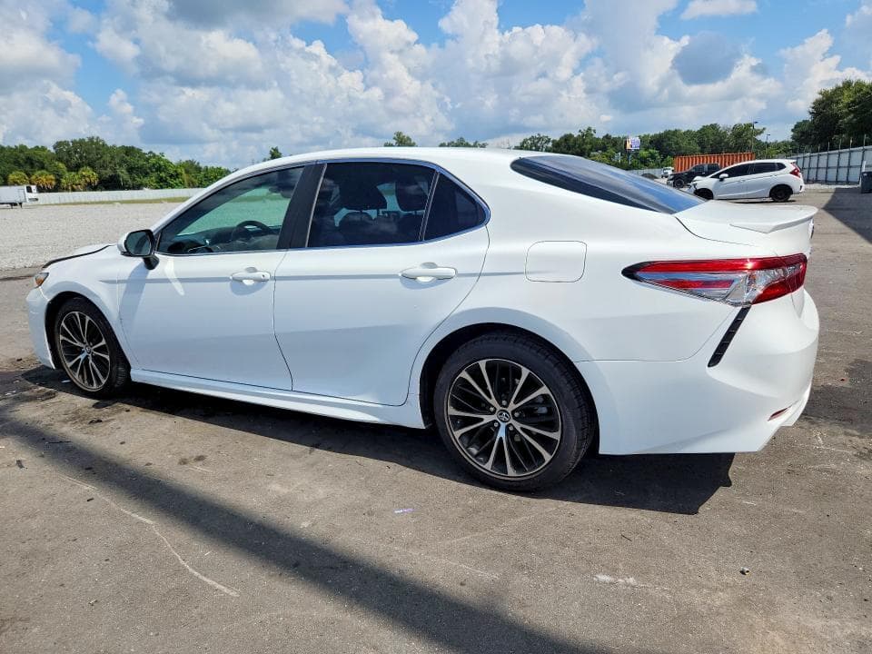 2018 TOYOTA CAMRY SE 2