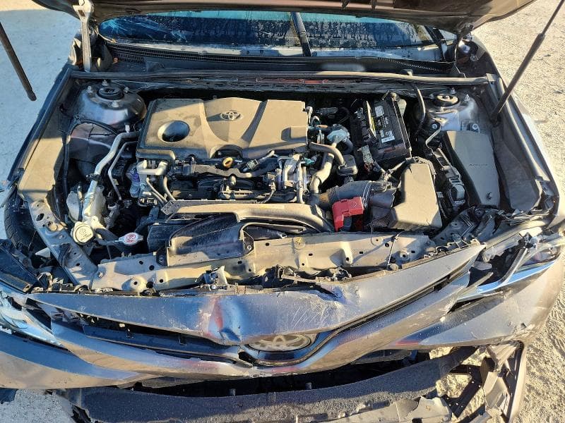 2018 TOYOTA CAMRY LE 11
