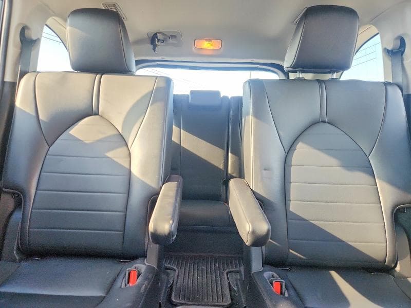 2021 TOYOTA HIGHLANDER XLE 10