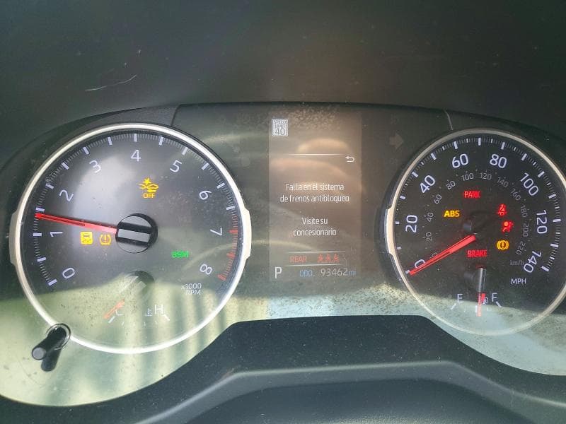 2019 TOYOTA RAV4 XLE 9