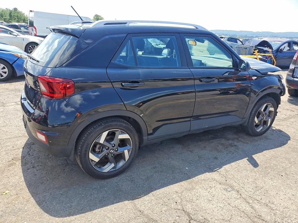 2024 HYUNDAI VENUE SEL 3