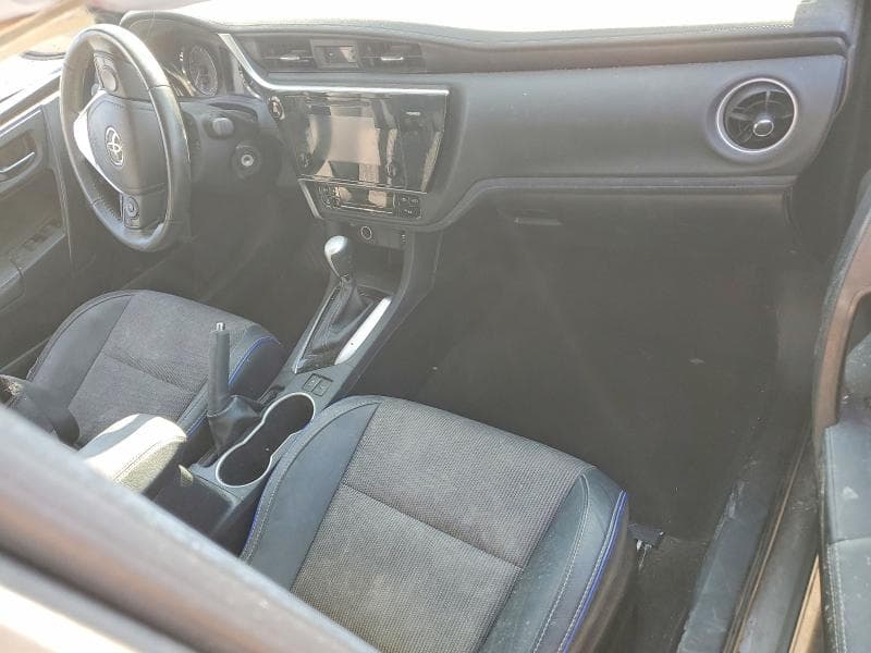 2017 TOYOTA COROLLA SE 8