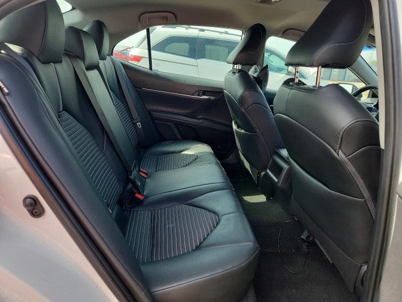 2019 TOYOTA CAMRY SE 10