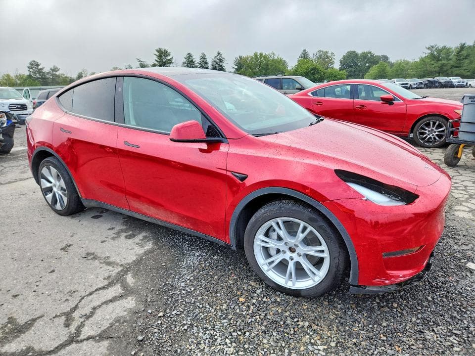 2023 TESLA MODEL Y 4