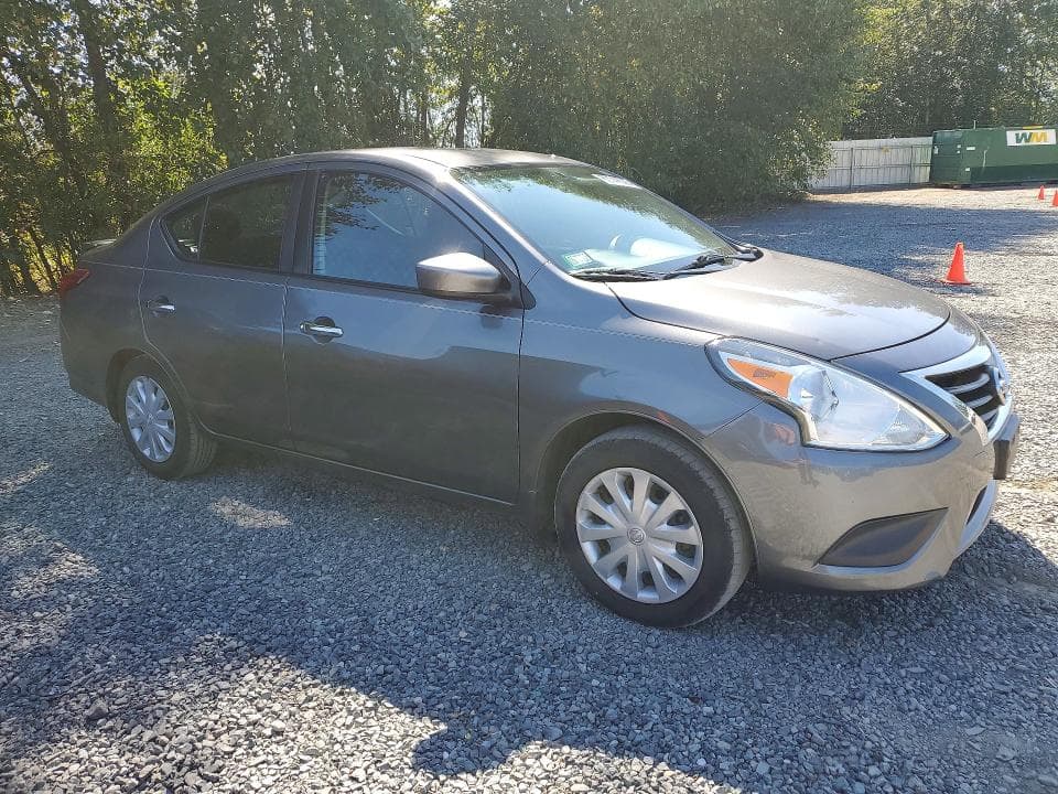2017 NISSAN VERSA 1.6 SV 4