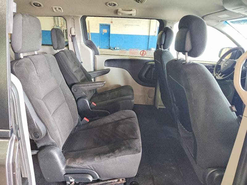 2017 DODGE GRAND CARAVAN SE 11