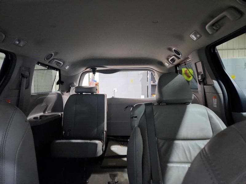2017 TOYOTA SIENNA XLE 8-PASSENGER 10