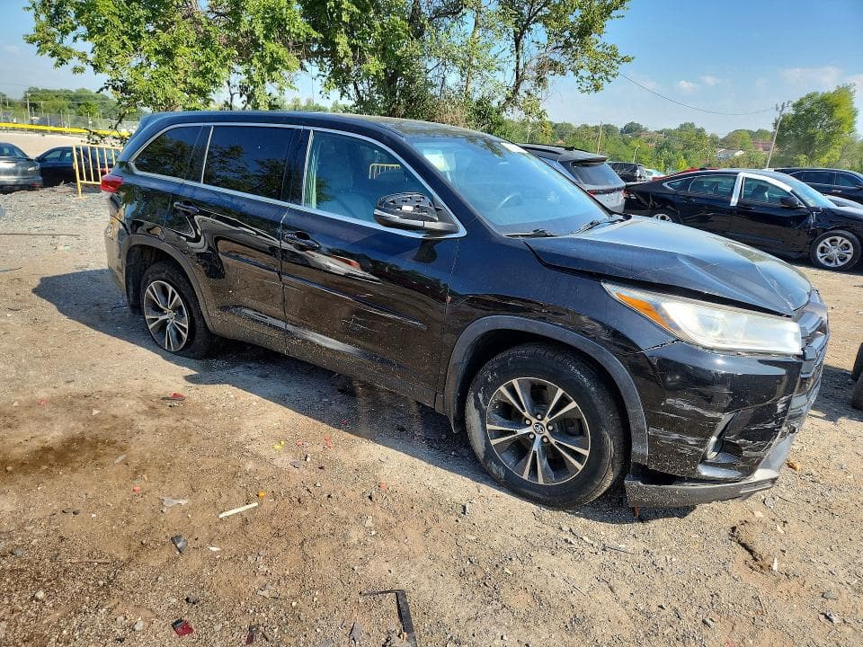 2019 TOYOTA HIGHLANDER LE 4