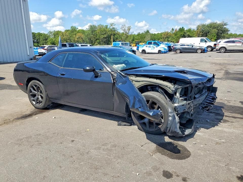 2017 DODGE CHALLENGER SXT 4