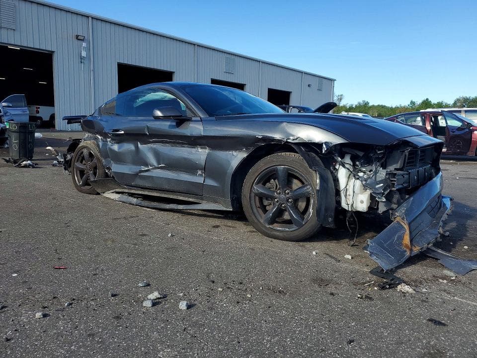 2020 FORD MUSTANG 4