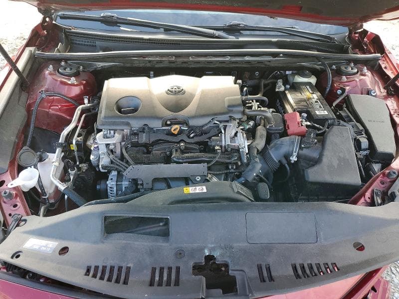 2018 TOYOTA CAMRY SE 11