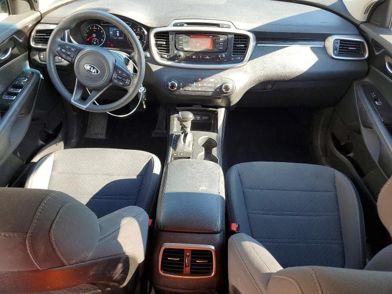 2017 KIA SORENTO LX V6 8
