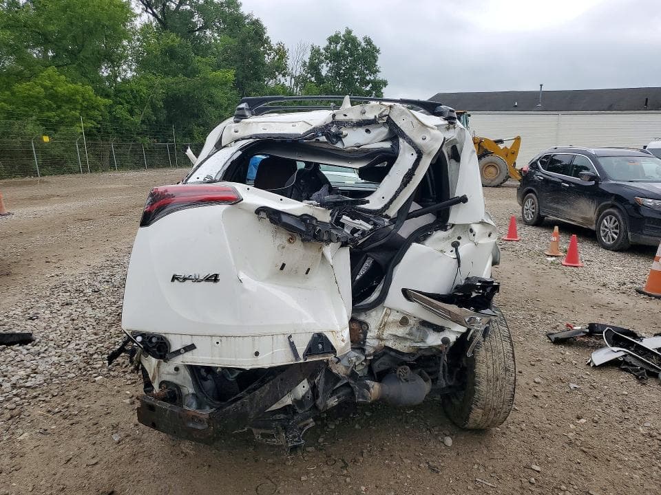 2017 TOYOTA RAV4 SE 6