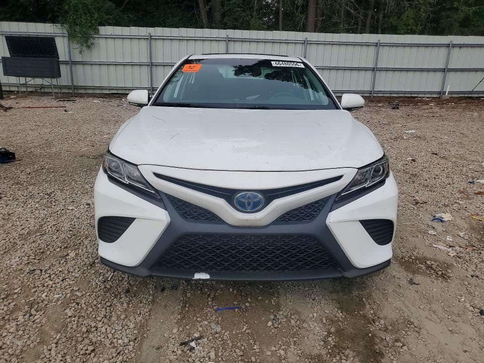 2019 TOYOTA CAMRY HYBRID SE 5