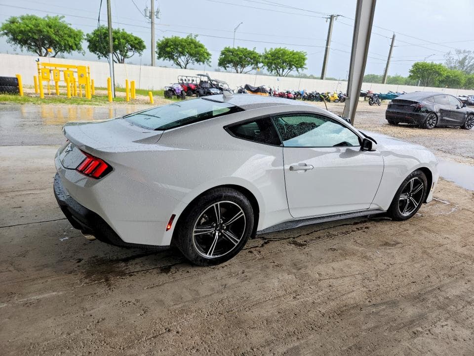 2025 FORD MUSTANG 3