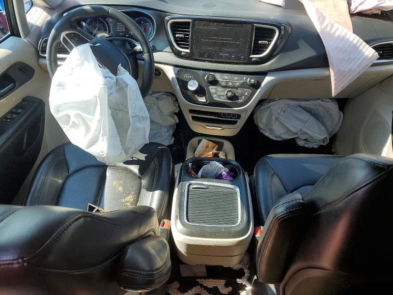 2023 CHRYSLER PACIFICA TOURING L 8