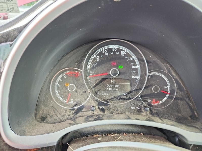 2017 VOLKSWAGEN BEETLE 1.8T 9