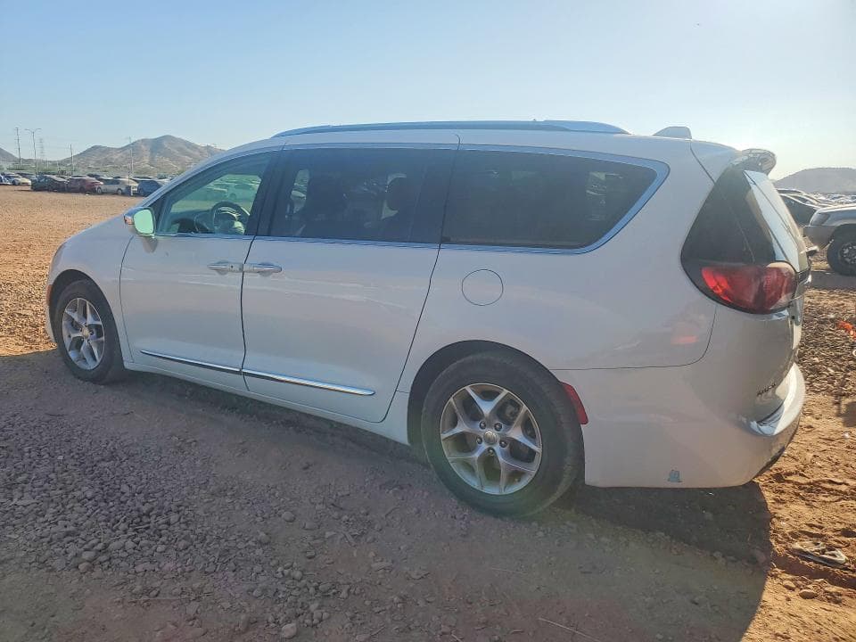 2019 CHRYSLER PACIFICA LIMITED 2