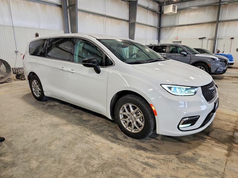 2024 CHRYSLER PACIFICA TOURING L 4
