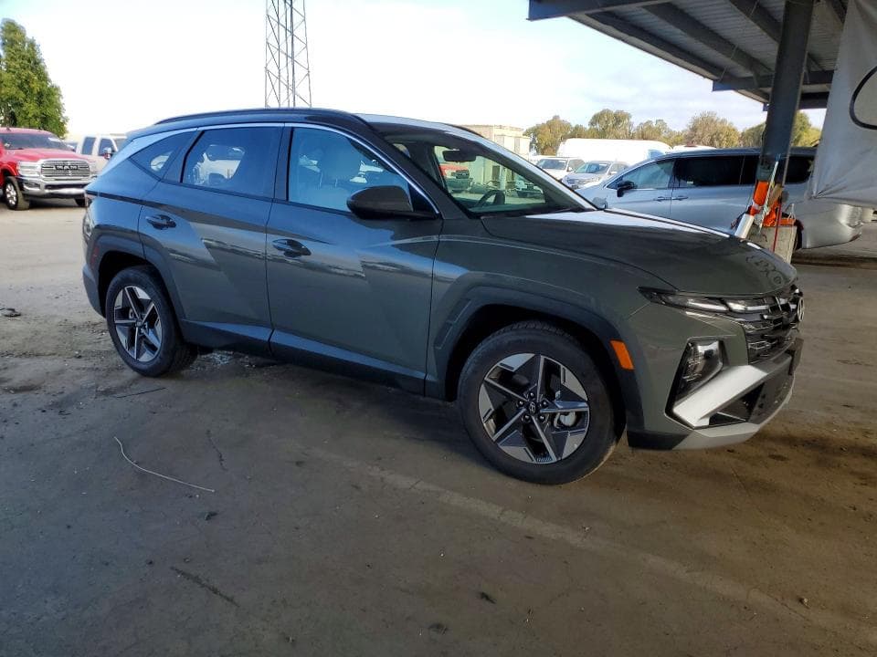 2026 HYUNDAI TUCSON SEL 4