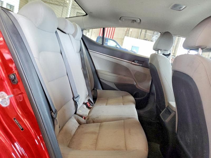 2018 HYUNDAI ELANTRA SEL 10