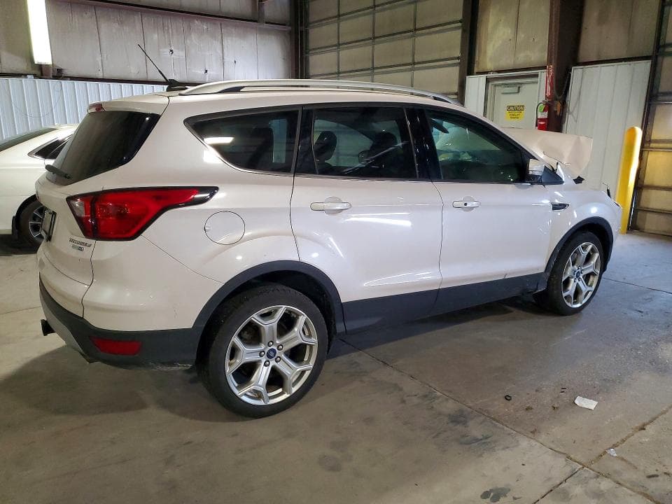 2019 FORD ESCAPE TITANIUM 3