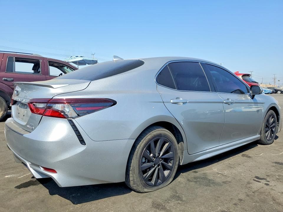 2023 TOYOTA CAMRY HYBRID SE 3