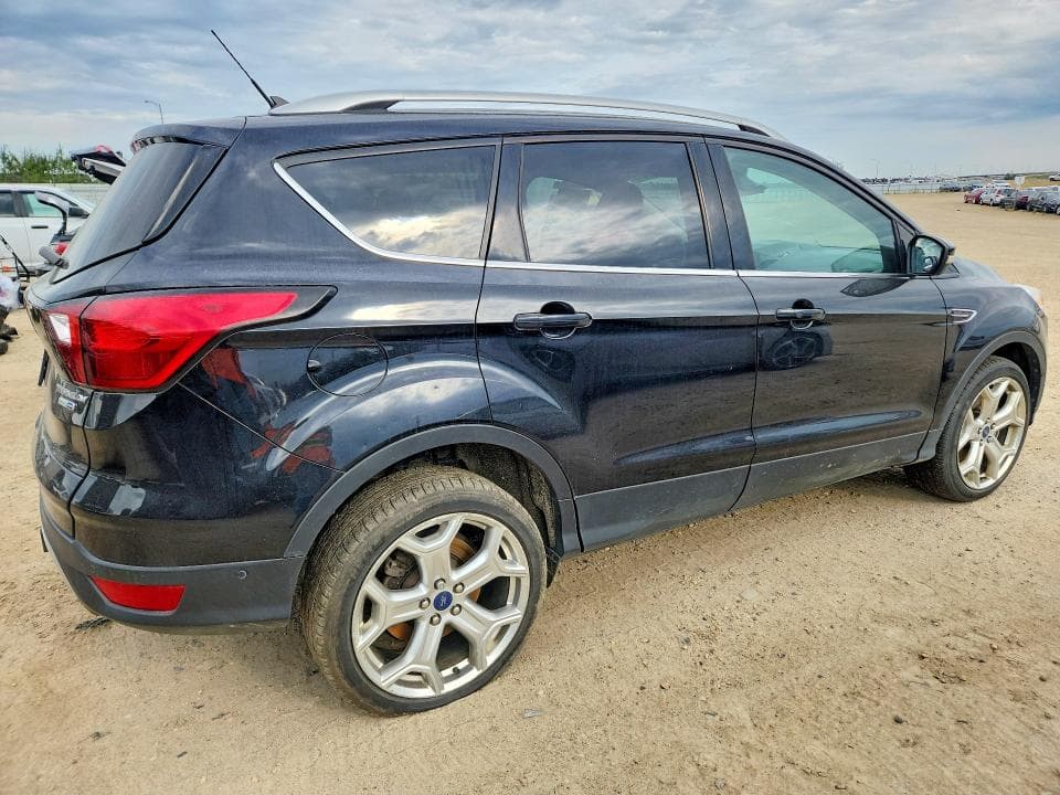 2019 FORD ESCAPE TITANIUM 3