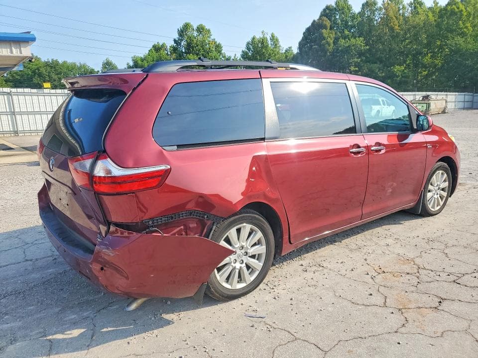 2017 TOYOTA SIENNA XLE 7-PASSENGER 3