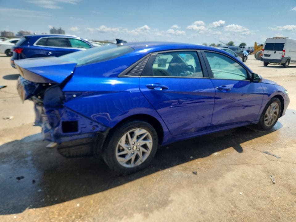 2024 HYUNDAI ELANTRA SEL 3