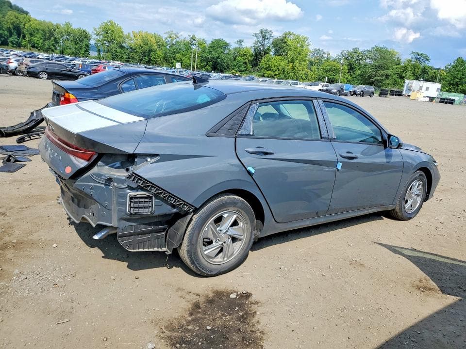 2026 HYUNDAI ELANTRA SE 3