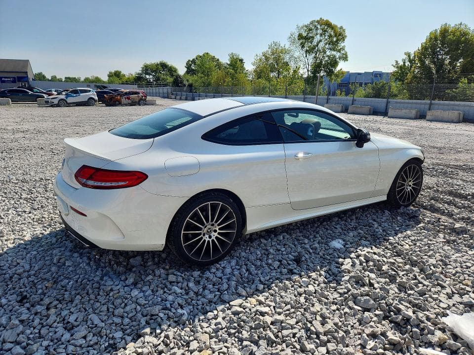 2018 MERCEDES-BENZ C 300 3
